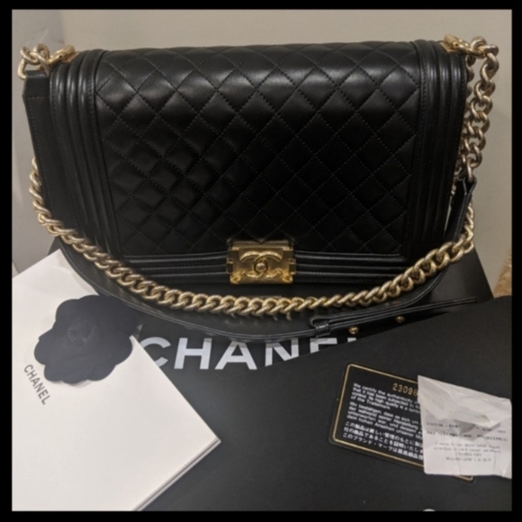 πSOLDπ Chanel New Medium Boy Bag - Picture 2 of 16
